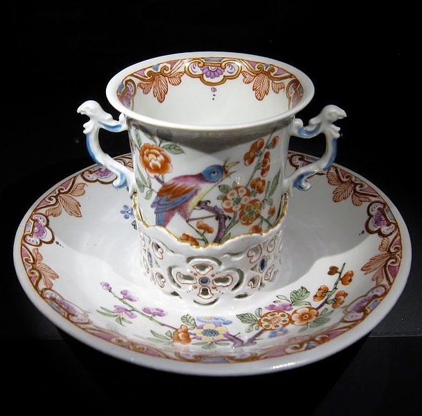 Чайная пара в стиле шинуазри Венской фарфоровой мануфактуры. 1730 год